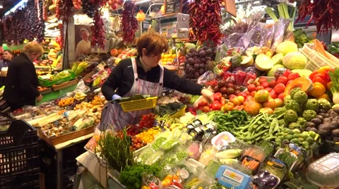 Fresh fruit and vegetable Stand 動画素材 35630788