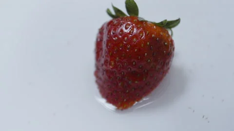 Fresh fruit being washed in slow motion Video stock 63441099