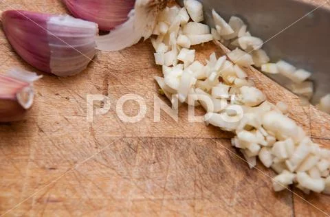 Fresh garlic food ingredient for a cookery background Stock Photos