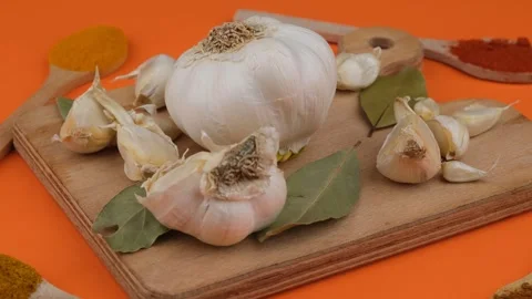 Fresh garlic rotate Stock Footage 246111998