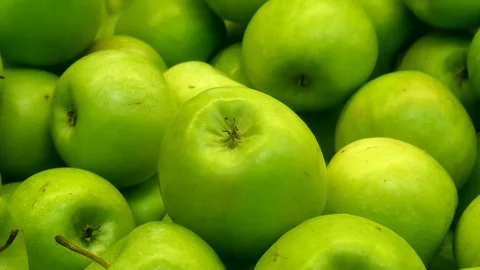 Fresh green apples in the store. Closeup. Grocery store. Stock Footage 112665702