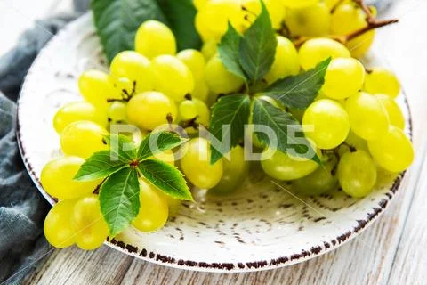 Fresh green grape Stock Photos