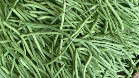 Fresh green string beans at a traditional market 스톡 동영상 336976445