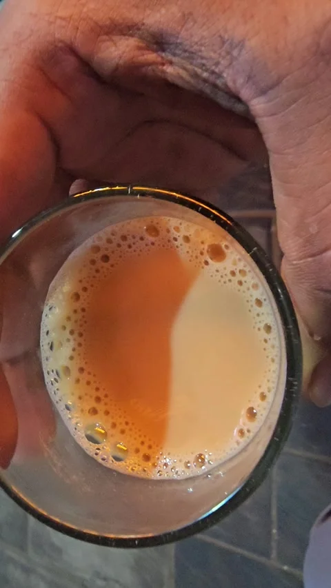 Fresh milk tea 스톡 동영상 320796129