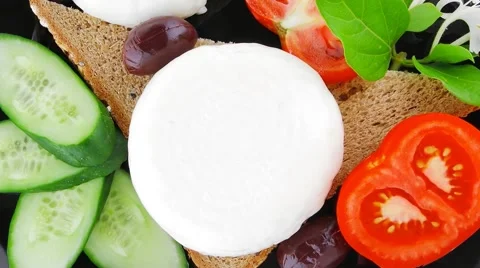 Fresh mozzarella cheese Vídeos de archivo 57636717