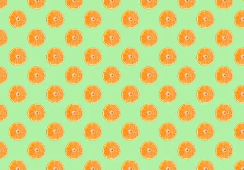 Fresh oranges  pattern on green background. Minimal concept. Summer minimal c Foto stock