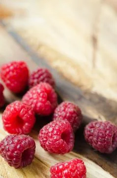 Fresh Organic Raspberry on Rustic Background. 스톡 사진