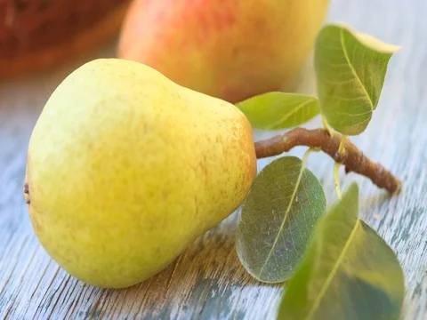 Fresh pears Stock-Footage 71541437