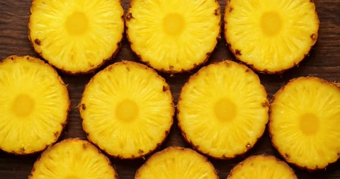 Fresh Pineapple Slice on Table 库存影片 324776545