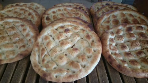 Fresh Ramadan Bread - Pide Video stock 55768612