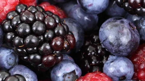 Fresh raspberries pattern or background Stock Footage 313234384