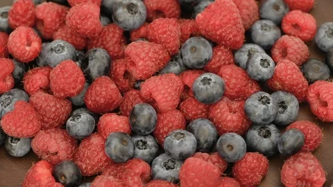 Fresh Raspberry And Blueberry Rotating 動画素材 116207330