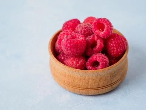 Fresh raspberry in the plate. Foto stock