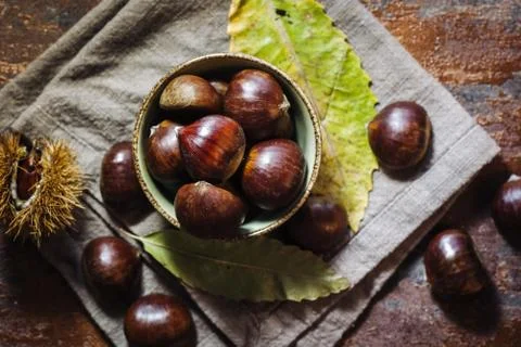Fresh raw chestnuts Stock Photos