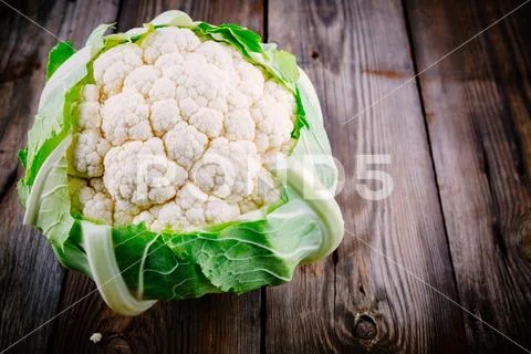 Fresh raw organic cauliflower Stock Photos