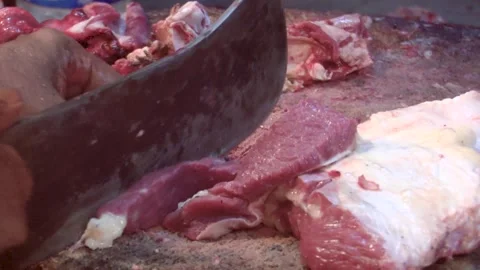 Fresh red meat shown close up in 4K UHD Stockbeeldmateriaal 320034120