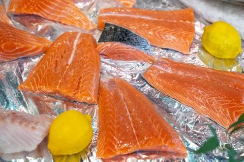 Fresh salmon steaks Foto stock