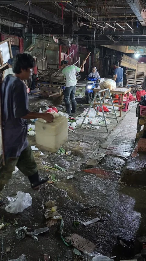 Fresh Seafood and Local Commerce at the Busy Pasar Minggu Traditional Market Stock Footage 340015734