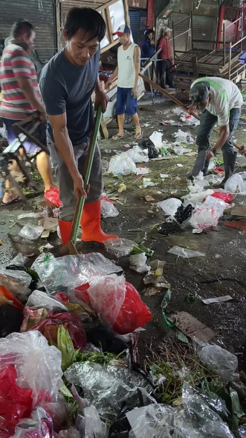 Fresh Seafood and Local Commerce at the Busy Pasar Minggu Traditional Market Stock Footage 340016012