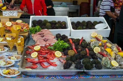 Fresh seafood on ice display Stock Photos