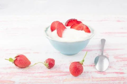 Fresh strawberry with yogurt Stock Photos