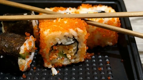 Fresh Sushi On Black Plastic Box Slider Shot. 스톡 동영상 115367646
