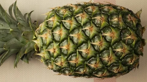 Fresh tropical pineapple fruit moving on a dolly slider Vídeos de archivo 341823118