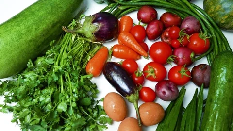 Fresh Vegetable Assortment with Eggs Footage, A colorful assortment of fres.. Stockbeeldmateriaal 305034018
