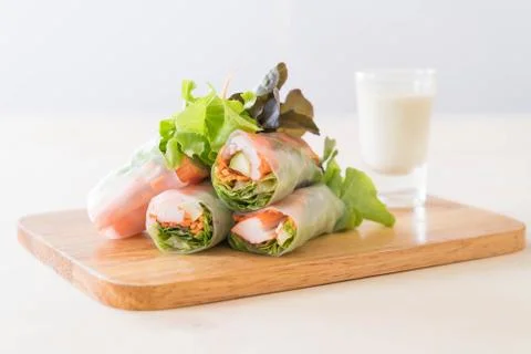 Fresh vegetable noodle spring roll Stock-Fotos