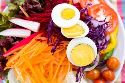 Fresh vegetable salad with eggs Stock-Fotos
