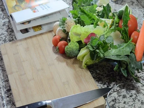 Fresh vegetables and fruit Vidéo 77194379