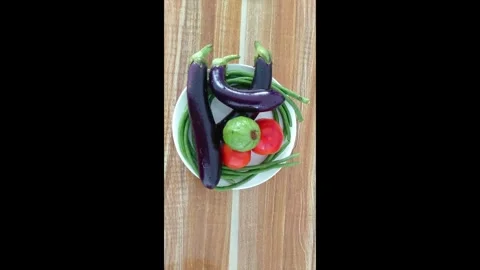 Fresh vegetables on the table Vídeo Stock 337363297