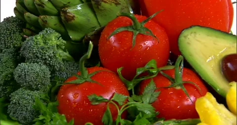 Fresh View of tomatoes, broccoli and avocado Video stock 160331589