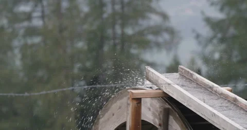 Fresh water running down a wheel Video stock 230237174
