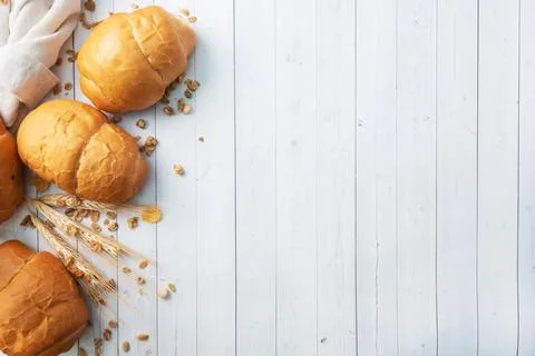 Fresh wheat bread rolls. Rolls for a hot dog or hamburger. White background.. Foto stock