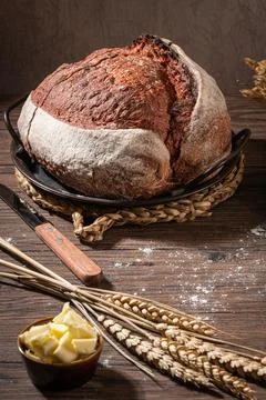 Freshly artisan baked beetroot bread, crunchy bread, country bread. Crispy wh Foto stock