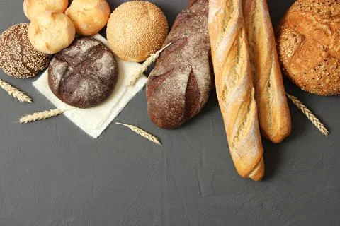 Freshly baked bread on the table. Stock-Fotos