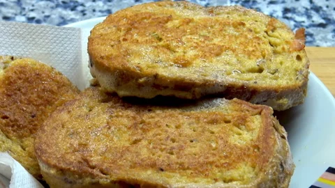 Freshly baked fried bread. 動画素材 209949924