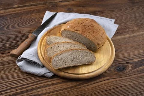 Freshly baked spiced rye bread with sourdough and bread spices offered as clo 스톡 사진