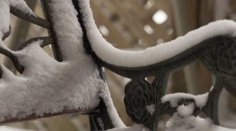 Freshly fallen snow on bench 動画素材 36173651