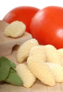 Freshly made gnocchi using a gnocchi board Foto stock