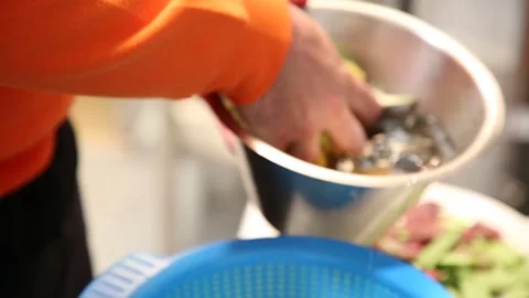 Freshly picked artichokes Vidéo 153274072