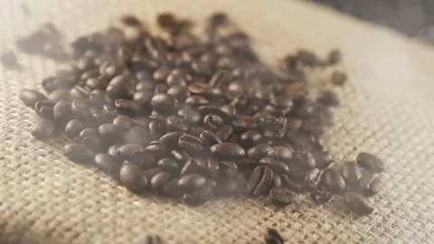 Freshly roasted coffee beans Stock-Footage 106418945