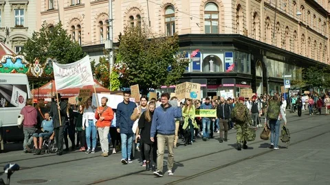 Friday for future, demonstration against climate change, crowd students ecology Stock Footage 120927036