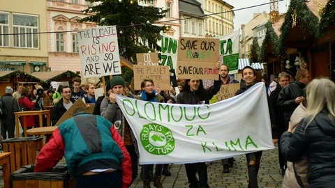 Friday for future, demonstration, crowd students high school activists Video stock 120995720