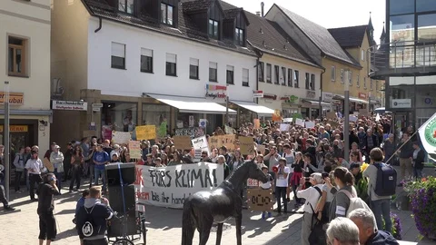 Friday for future protest march Vídeo Stock 125038000