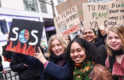 Fridays For Future - Climate Protest in Paris, France - 10 Mar 2023 Stock Photos