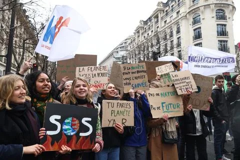 Fridays For Future - Climate Protest in Paris, France - 10 Mar 2023 Stock Photos
