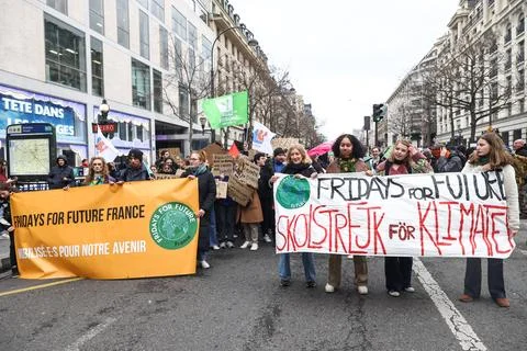 Fridays For Future - Climate Protest in Paris, France - 10 Mar 2023 Stock Photos