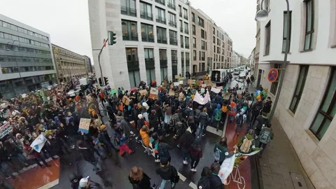 Fridays for future demonstration, city of Cologne / Kölner Neumarkt 10b Vídeo Stock 104904309